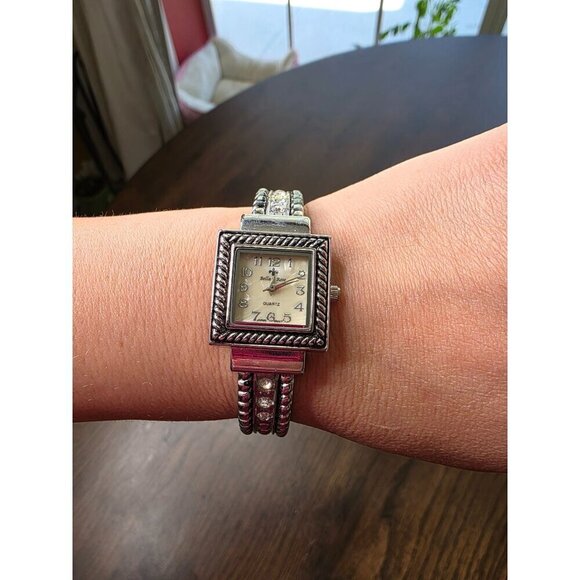 Women's Bella & Rose Quartz Bracelet Watch (need a replacement battery) - Picture 10 of 16